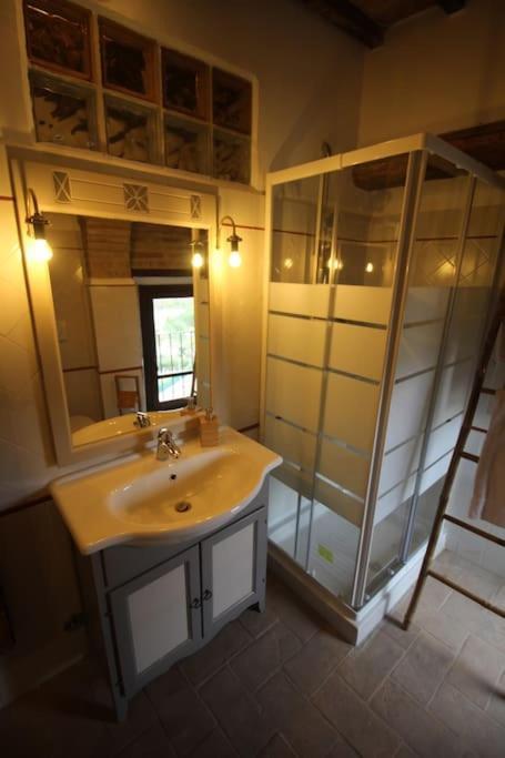 Casa Vacanze Castiglione - 4 Posti Letto Castiglione della Valle Eksteriør billede